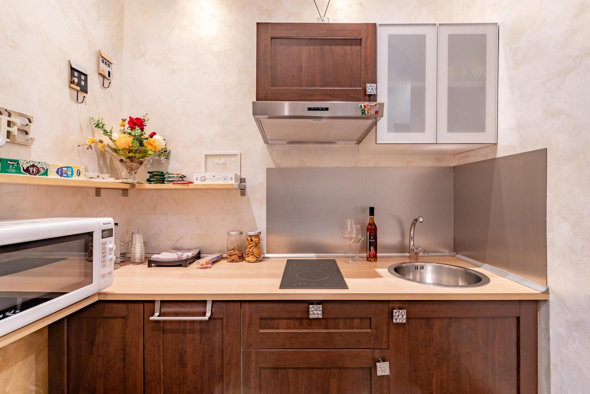 Alis Laura - 150m From Piazza Bologna Metro And 10 Minutes From The Colosseum Bed & Breakfast